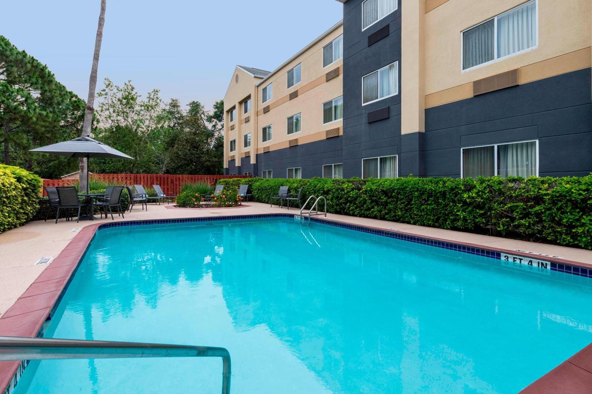 Fairfield Inn And Suites St Petersburg Clearwater Pinellas Park Exterior photo